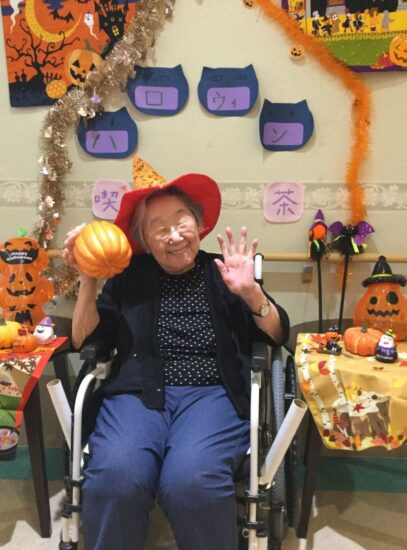 かぼちゃを持ってカシャ